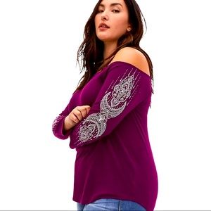 🆕 [Torrid] Henna Sleeve Off-Shoulder Tee